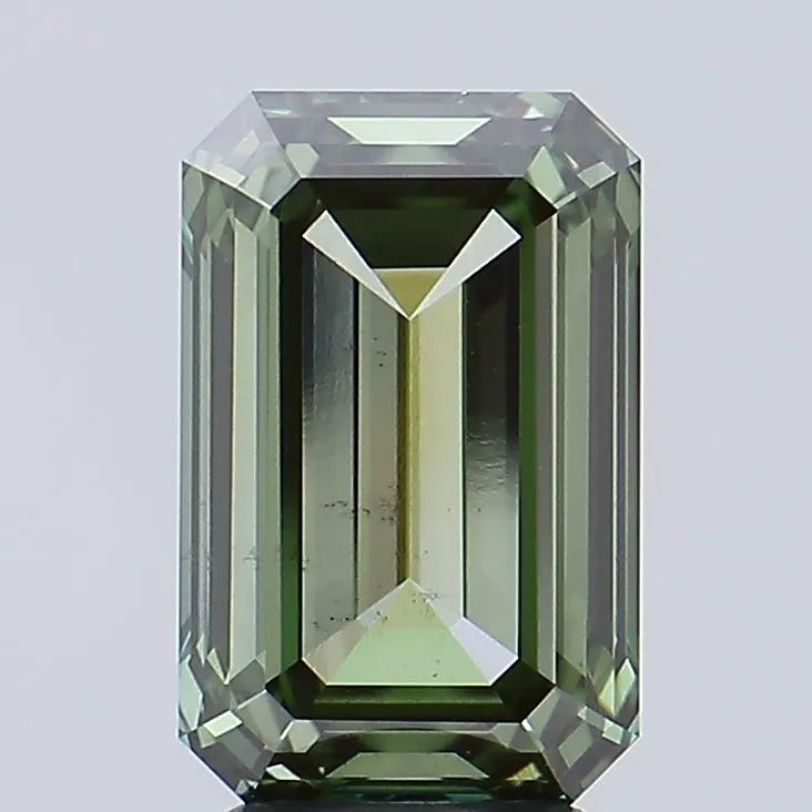 4.01ct Emerald Lab Grown Diamond (Colour Fancy Vivid Green, Clarity VS2, IGI Certified)