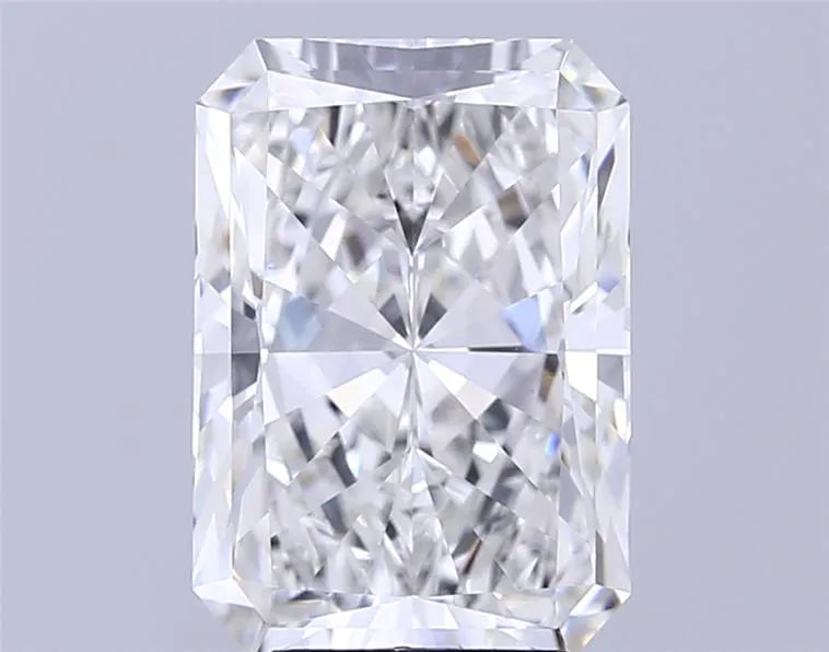 5.07ct Radiant Lab Grown Diamond (Colour F, Clarity VVS2, IGI Certified)