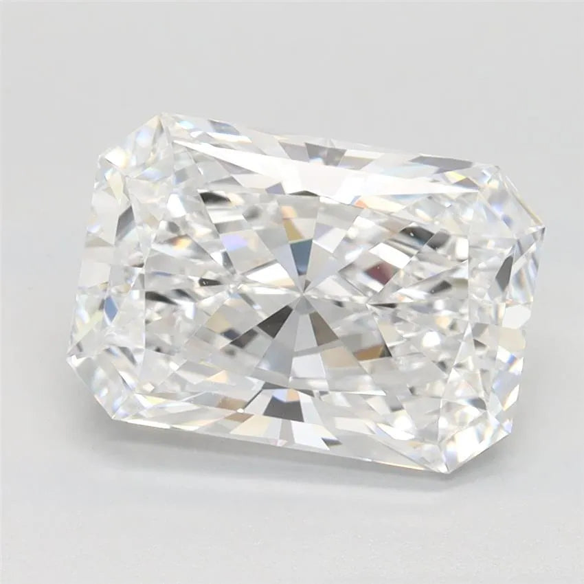 2.17ct Radiant Lab Grown Diamond (Colour D, Clarity VVS1, IGI Certified)