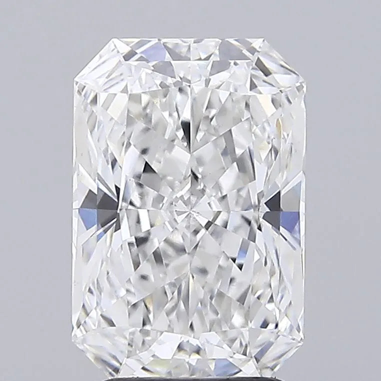 2.84ct Radiant Lab Grown Diamond (Colour E, Clarity VS2, IGI Certified)
