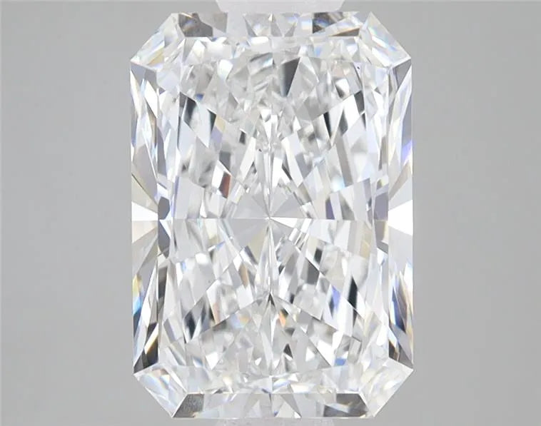 2.85ct Radiant Lab Grown Diamond (Colour E, Clarity VVS2, IGI Certified)