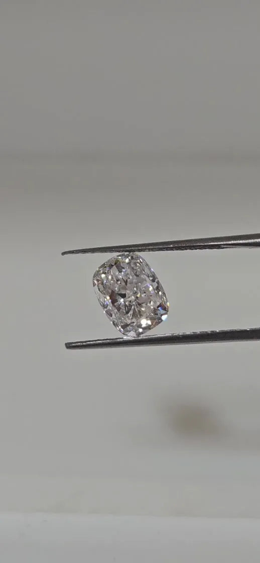 3.02ct Cushion modified Natural Diamond (Colour D, Clarity VS1, GIA Certified)