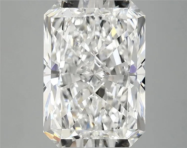 4.05ct Radiant Lab Grown Diamond (Colour E, Clarity VS1, IGI Certified)