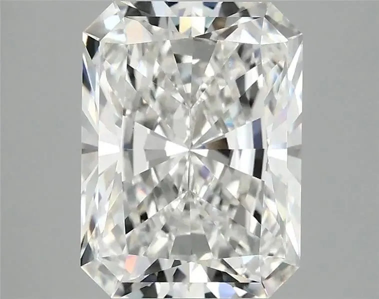 4.05ct Radiant Lab Grown Diamond (Colour F, Clarity VVS2, IGI Certified)