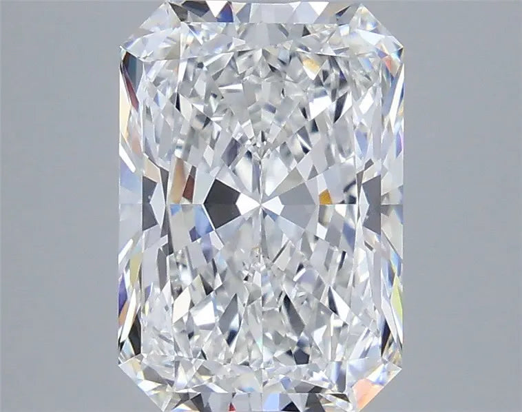 4.16ct Radiant Lab Grown Diamond (Colour E, Clarity VVS2, IGI Certified)